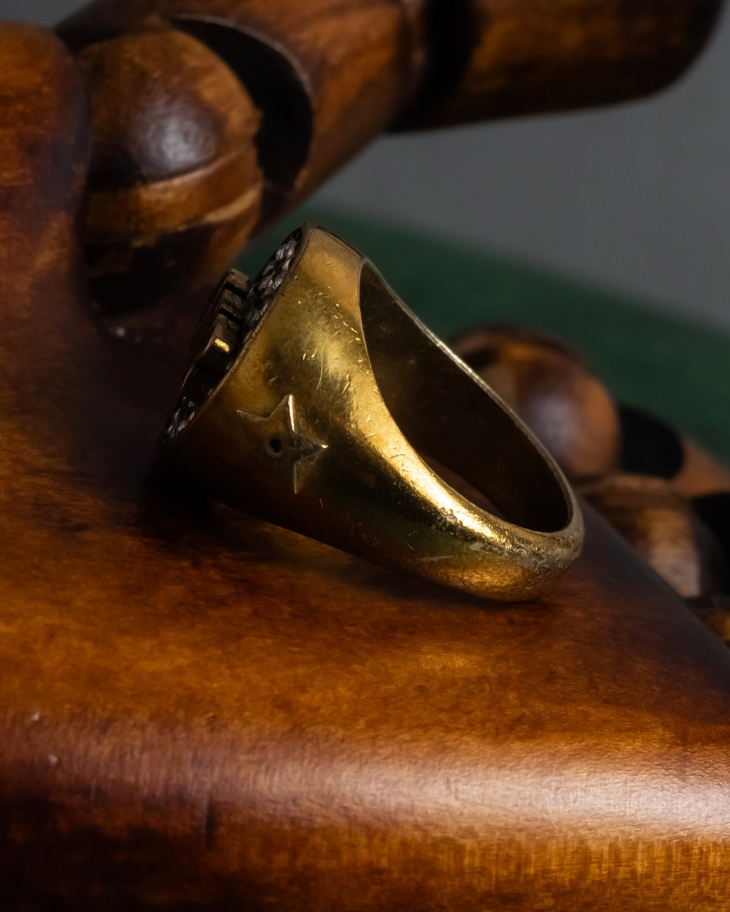 "DIOR" J’ADIOR engraved signet ring