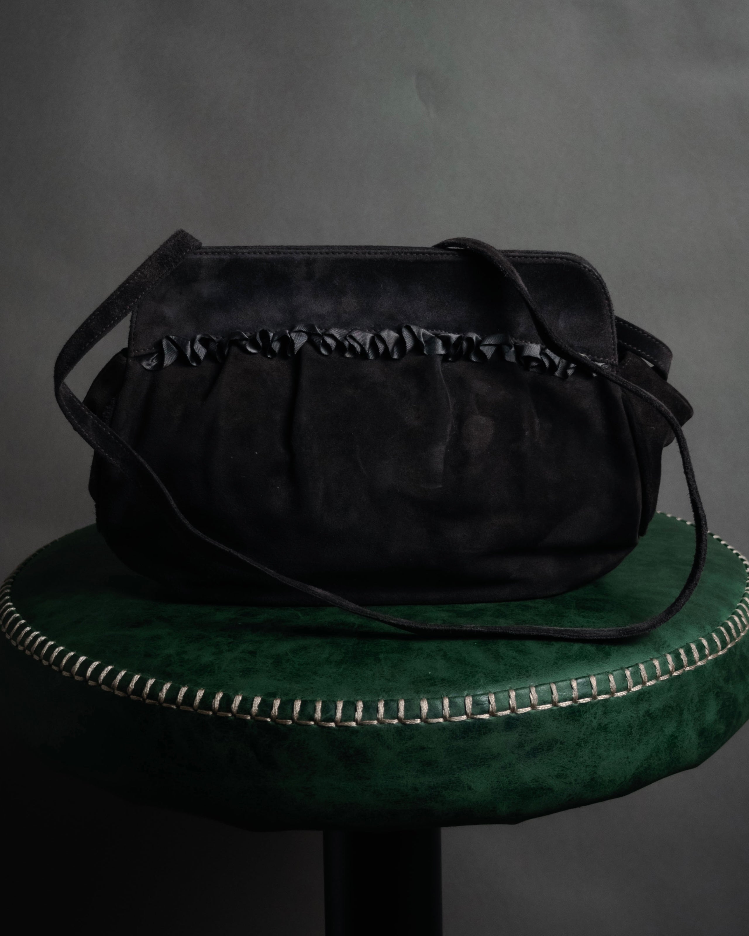 “Salvatore Ferragamo” 80’s-90’s Suede shirred ribbon shoulder bag