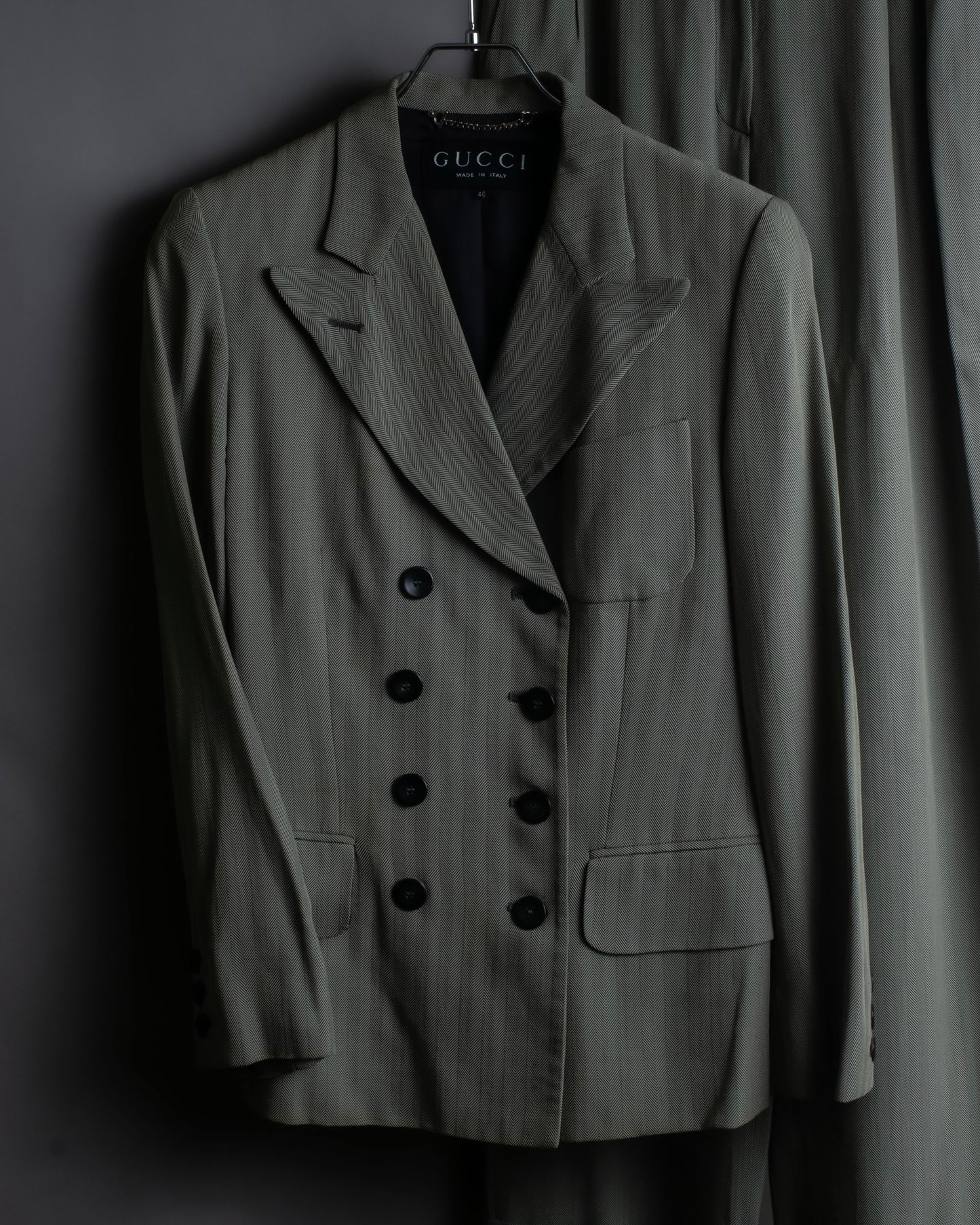 “GUCCI”  Beautiful silhouette 8B double breasted tailored jacket setup