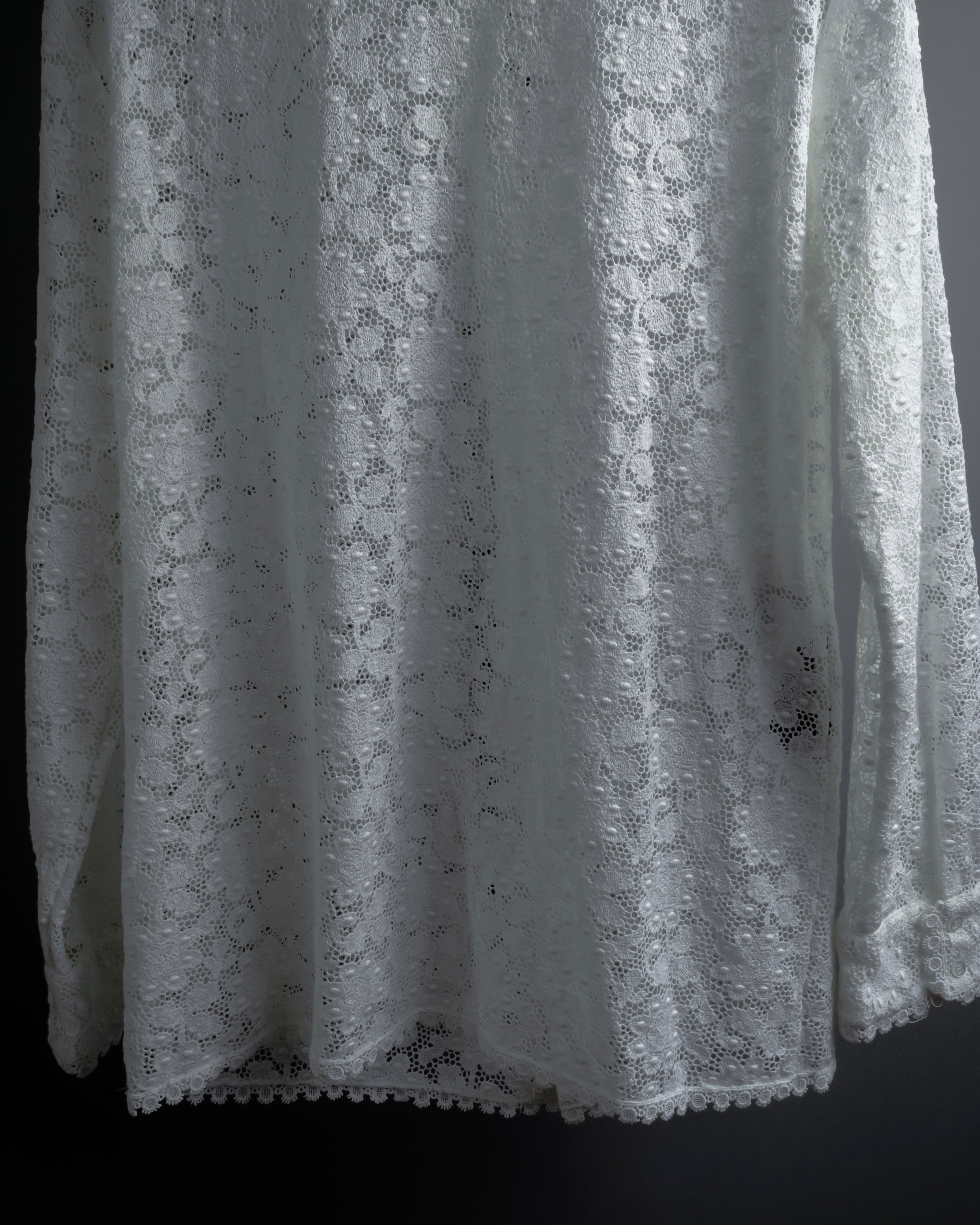 "GUCCI" Michele period floral lace design bow tie shirt