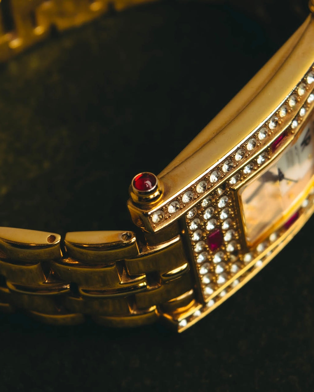 "VALENTINO ROLENTA" 90's-00's Decorative rhinestone quartz watch