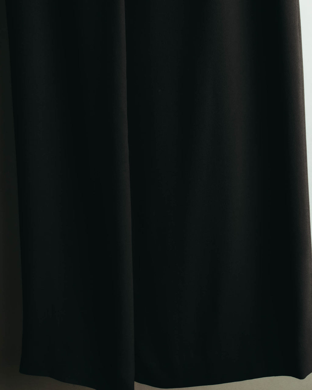 “HERMÈS” 90’s-00’s Minimal black silk wrap skirt