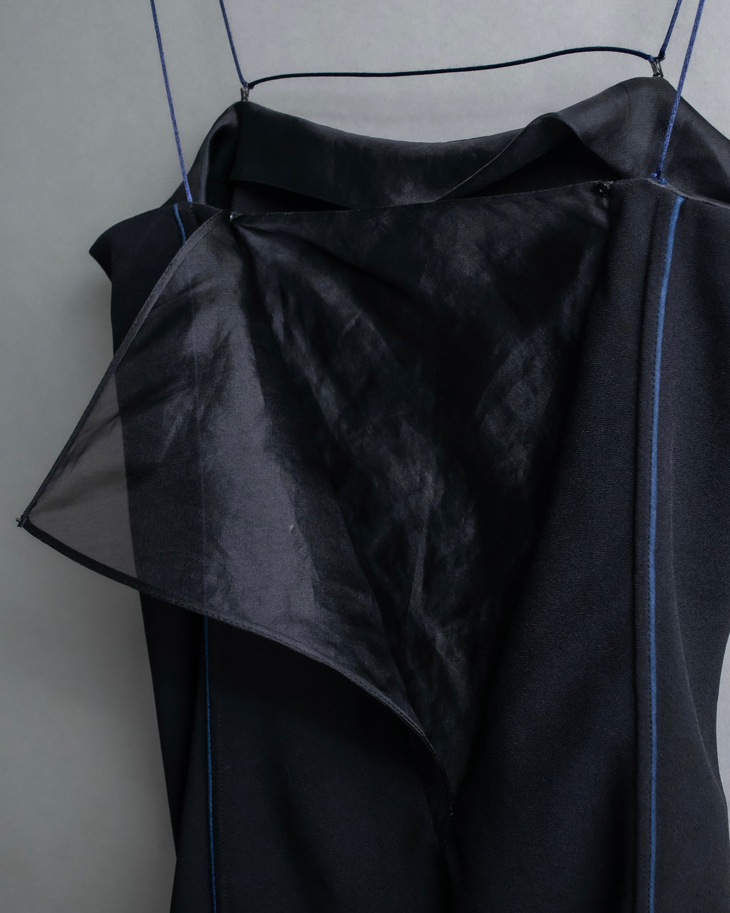 "BALENCIAGA" Piping material switching camisole