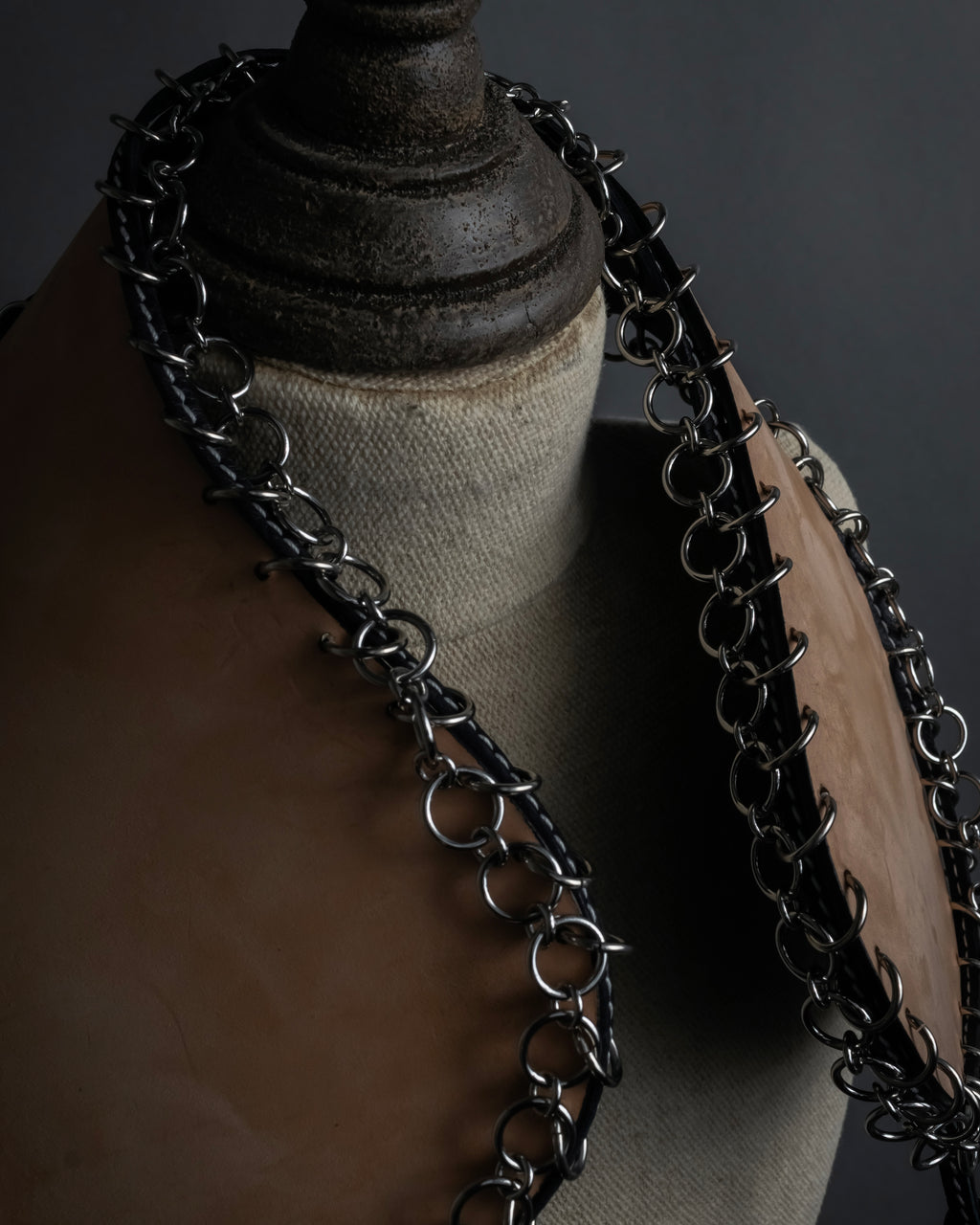 "LOEWE" Ring design leather corset necklace