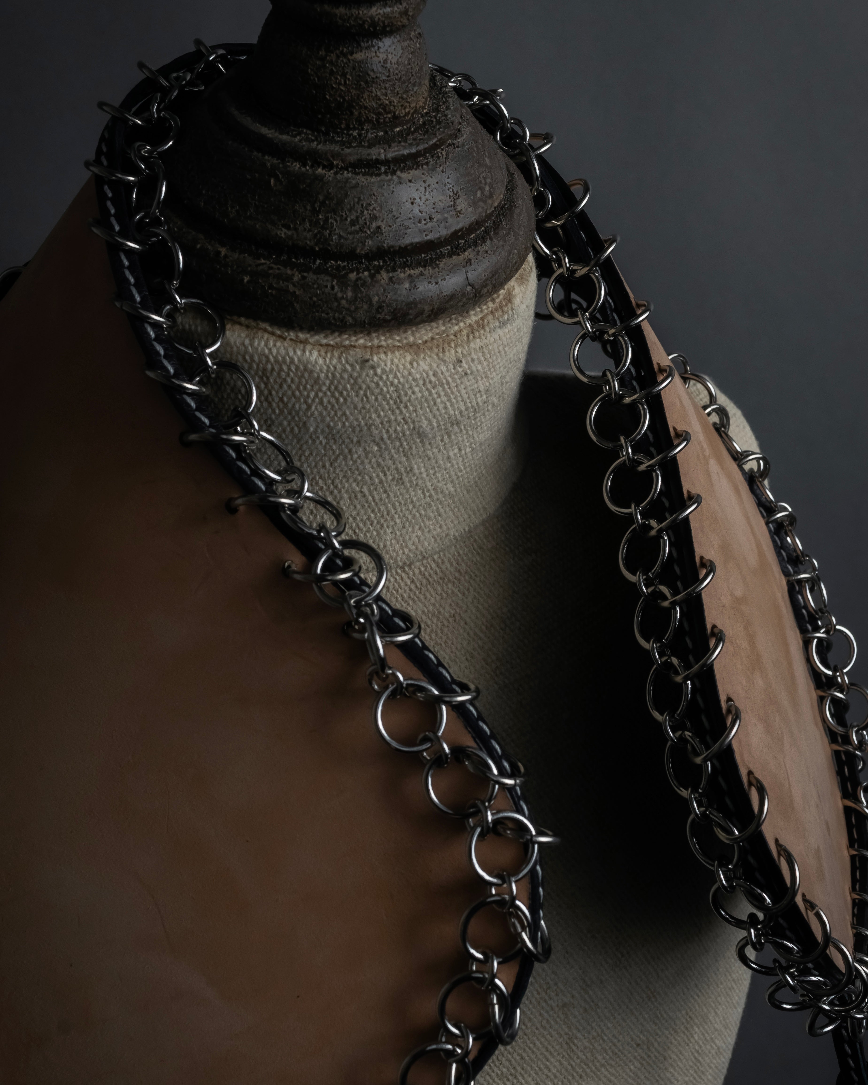 "LOEWE" Ring design leather corset necklace