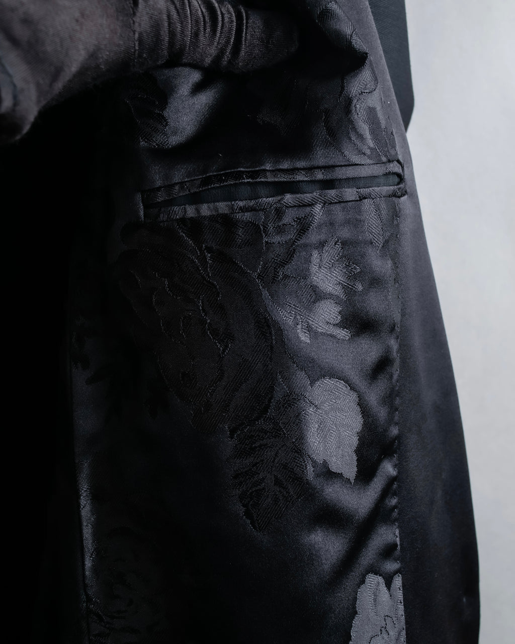 "GUCCI" Pre-Fall 2018 collection message embroidered shawl collar jacket