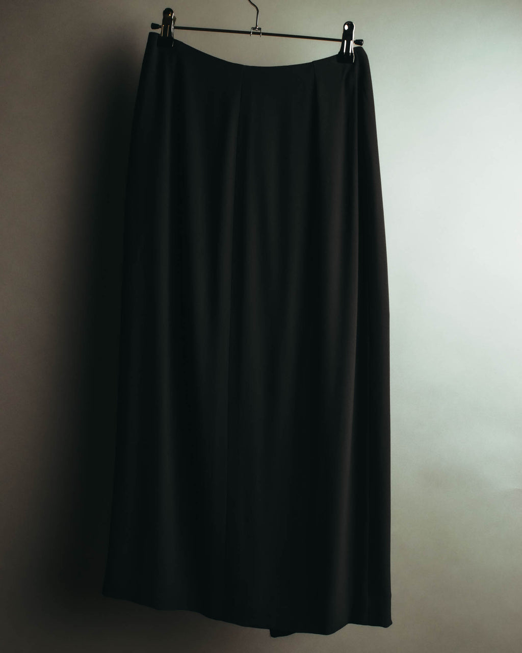 “HERMÈS” 90’s-00’s Minimal black silk wrap skirt