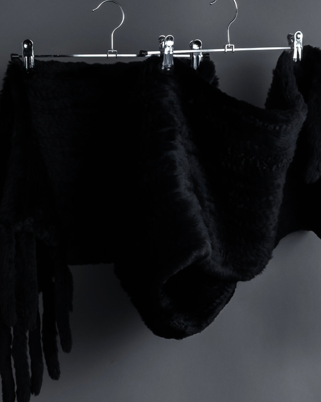 "CHOMBERT" Thick fringe design fur-like long muffler