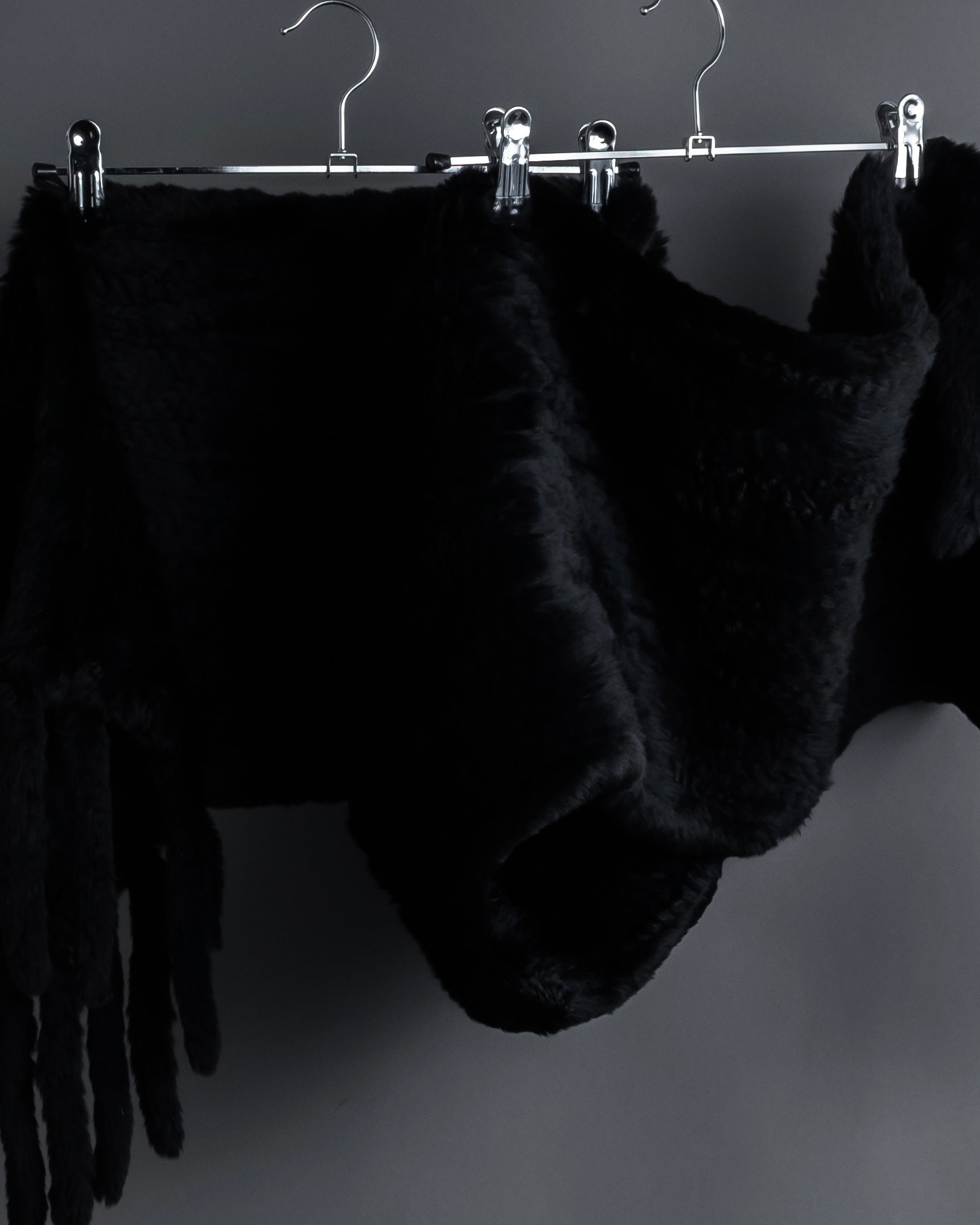 "CHOMBERT" Thick fringe design fur-like long muffler