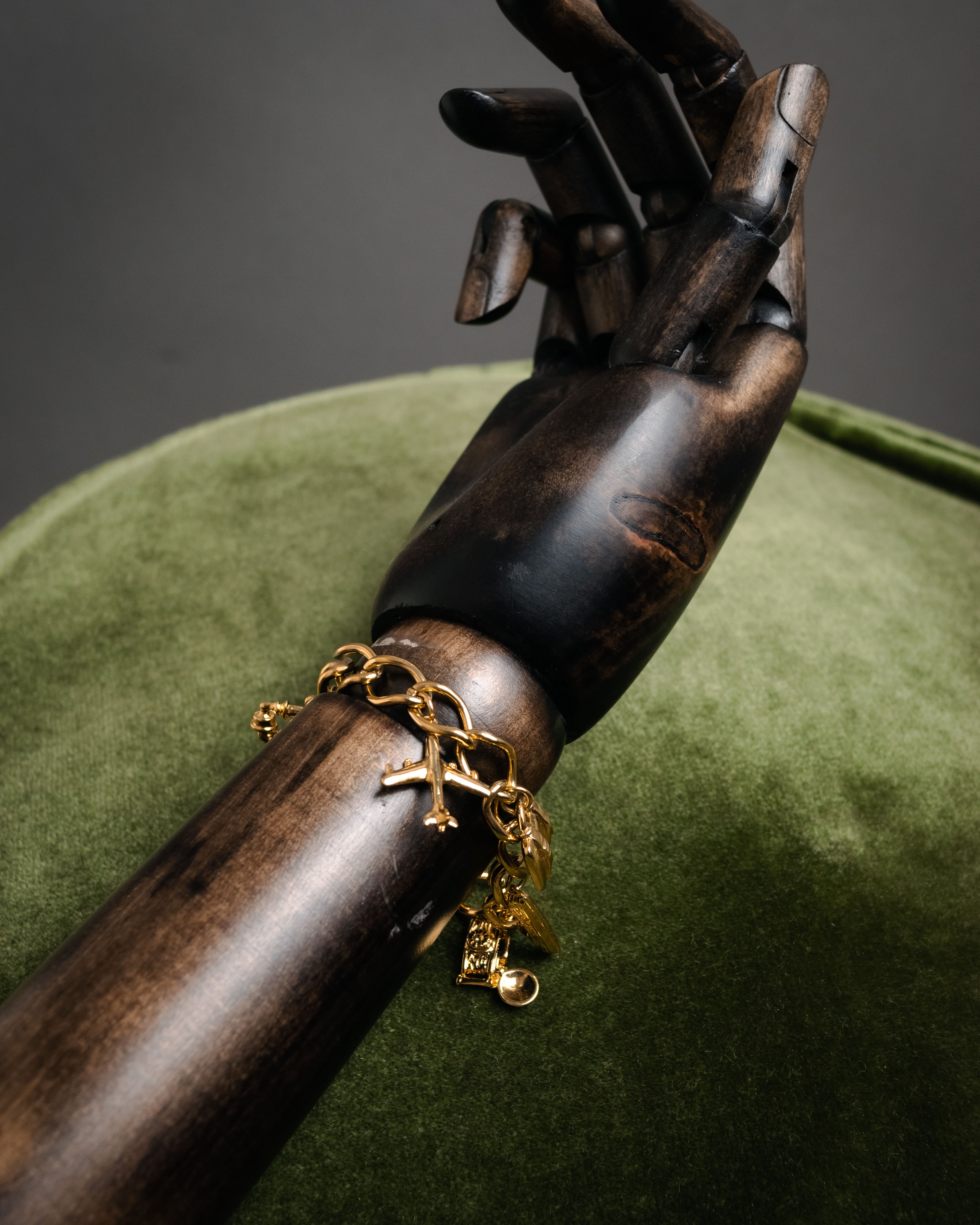 “MARIO VALENTINO” 80’s-90’s Travel charm bracelet