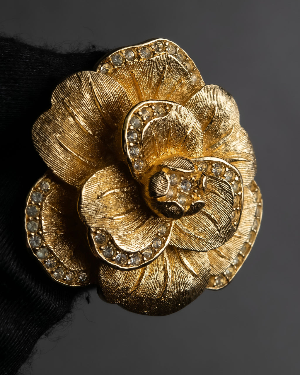 "Christian Dior" Flower motif gold brooch