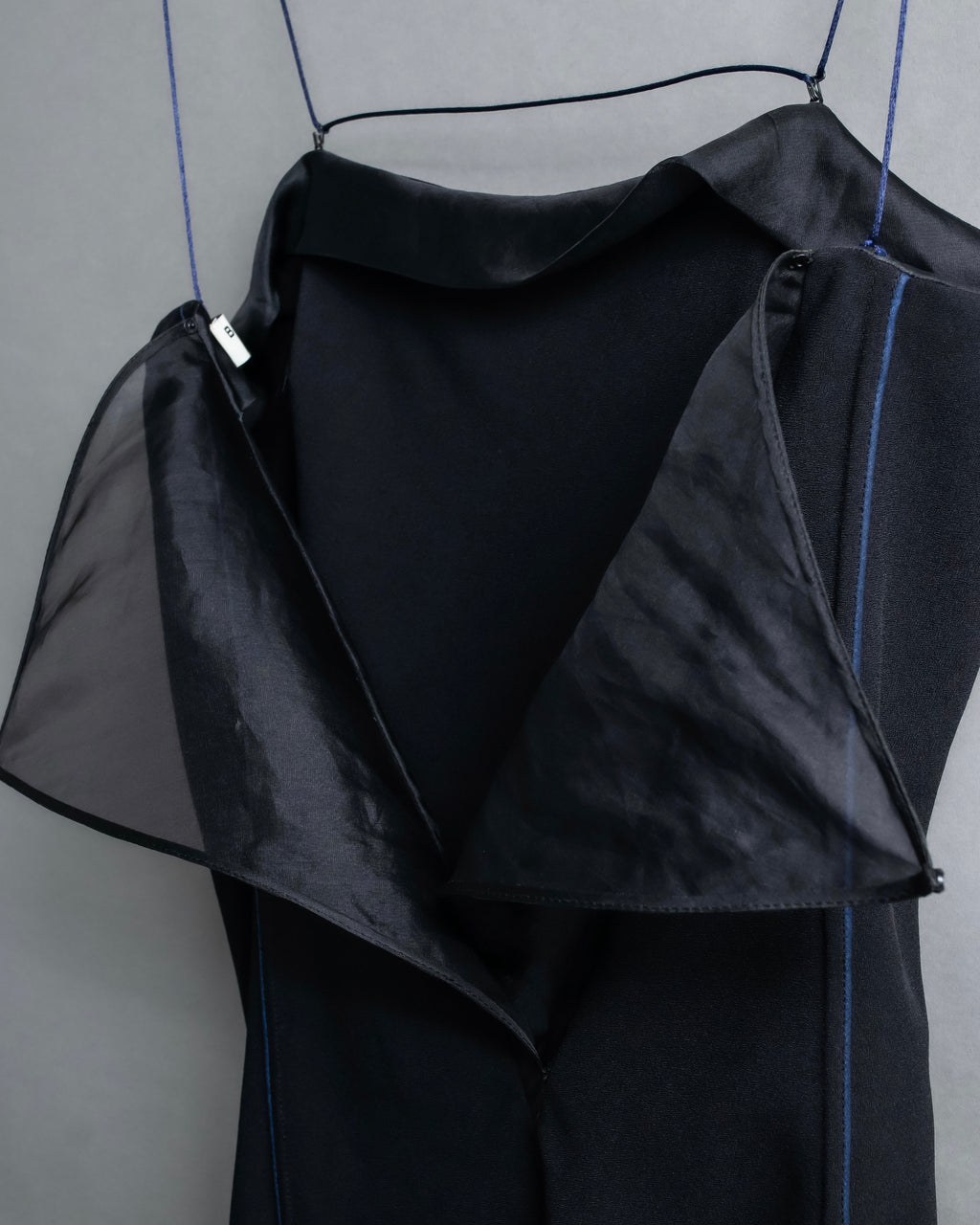 "BALENCIAGA" Piping material switching camisole