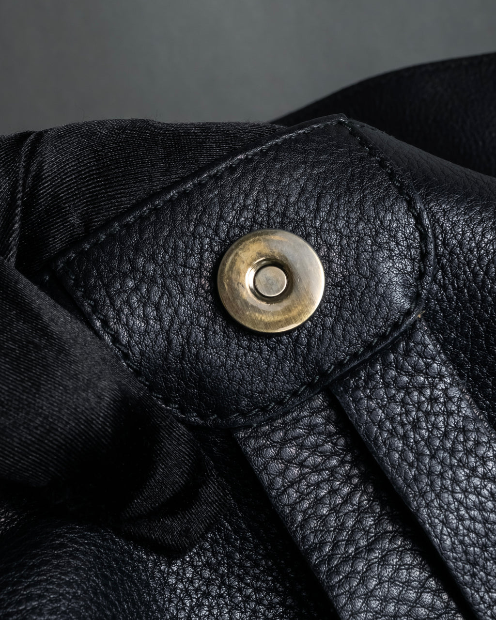 "Salvatore Ferragamo" Gancini reconstructed design shrink leather bag