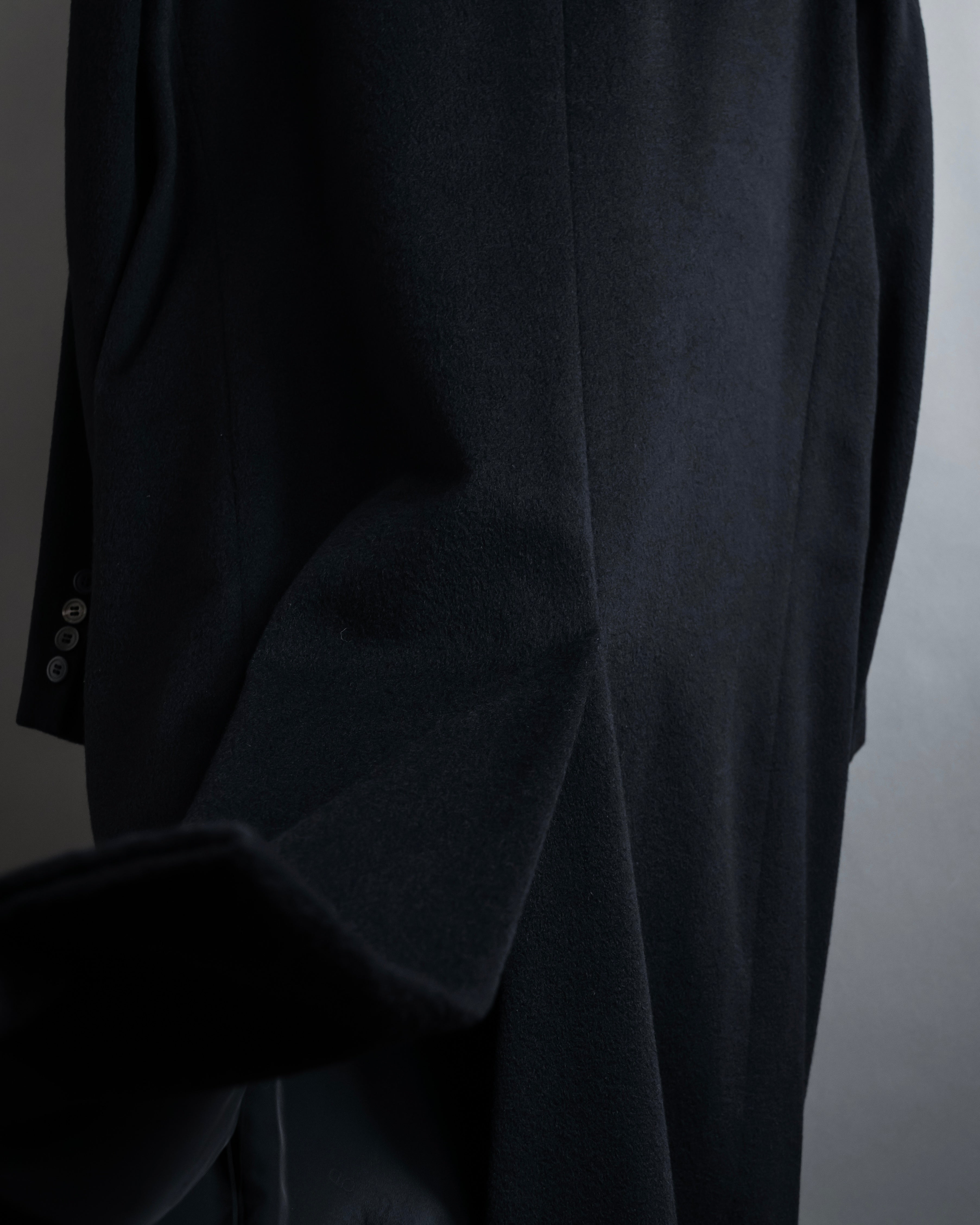 "CHRISTIAN DIOR MONSIEUR" 
Oversized double-breasted chester coat