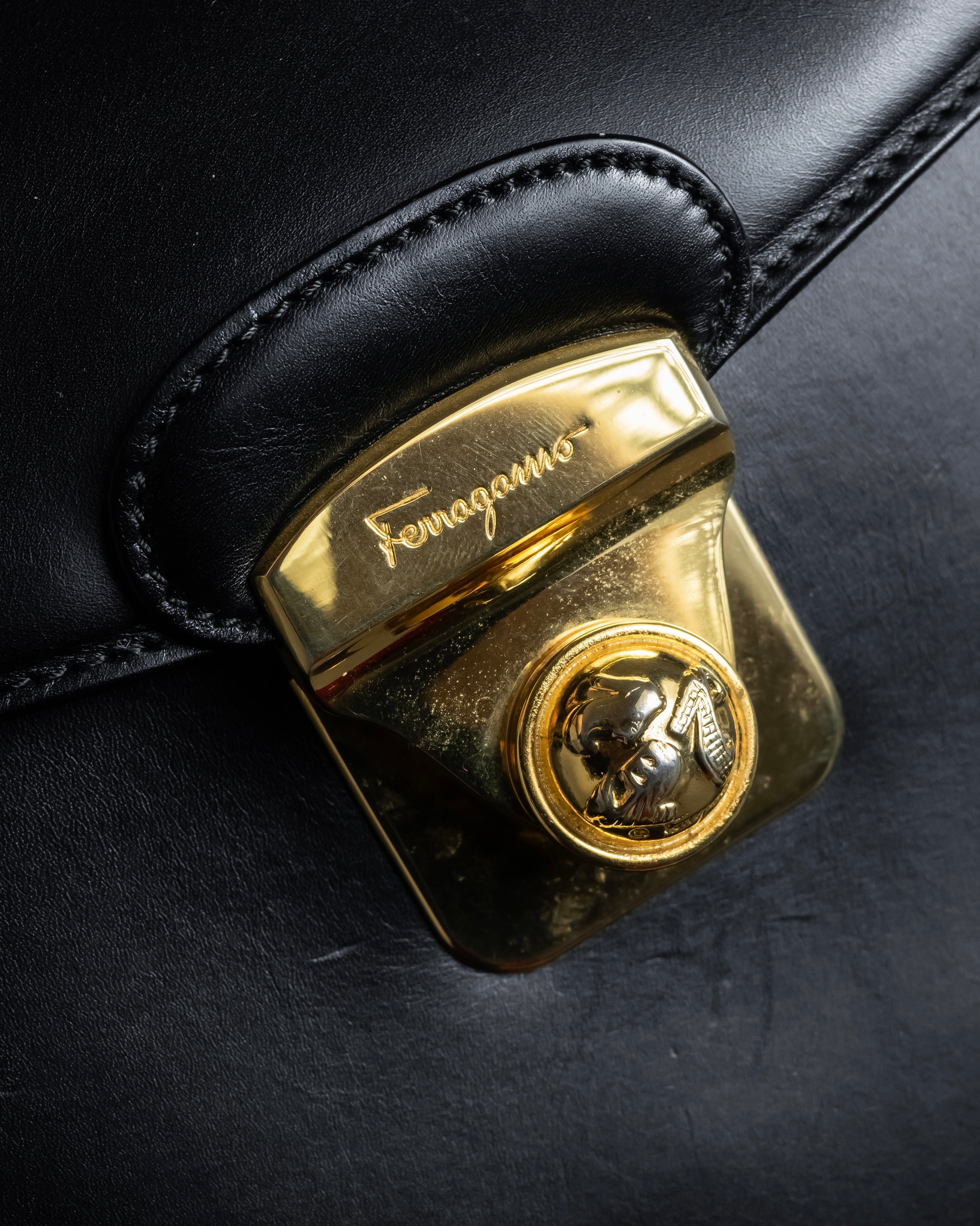 "Salvatore Ferragamo" 90's Animal motif studs design leather bag