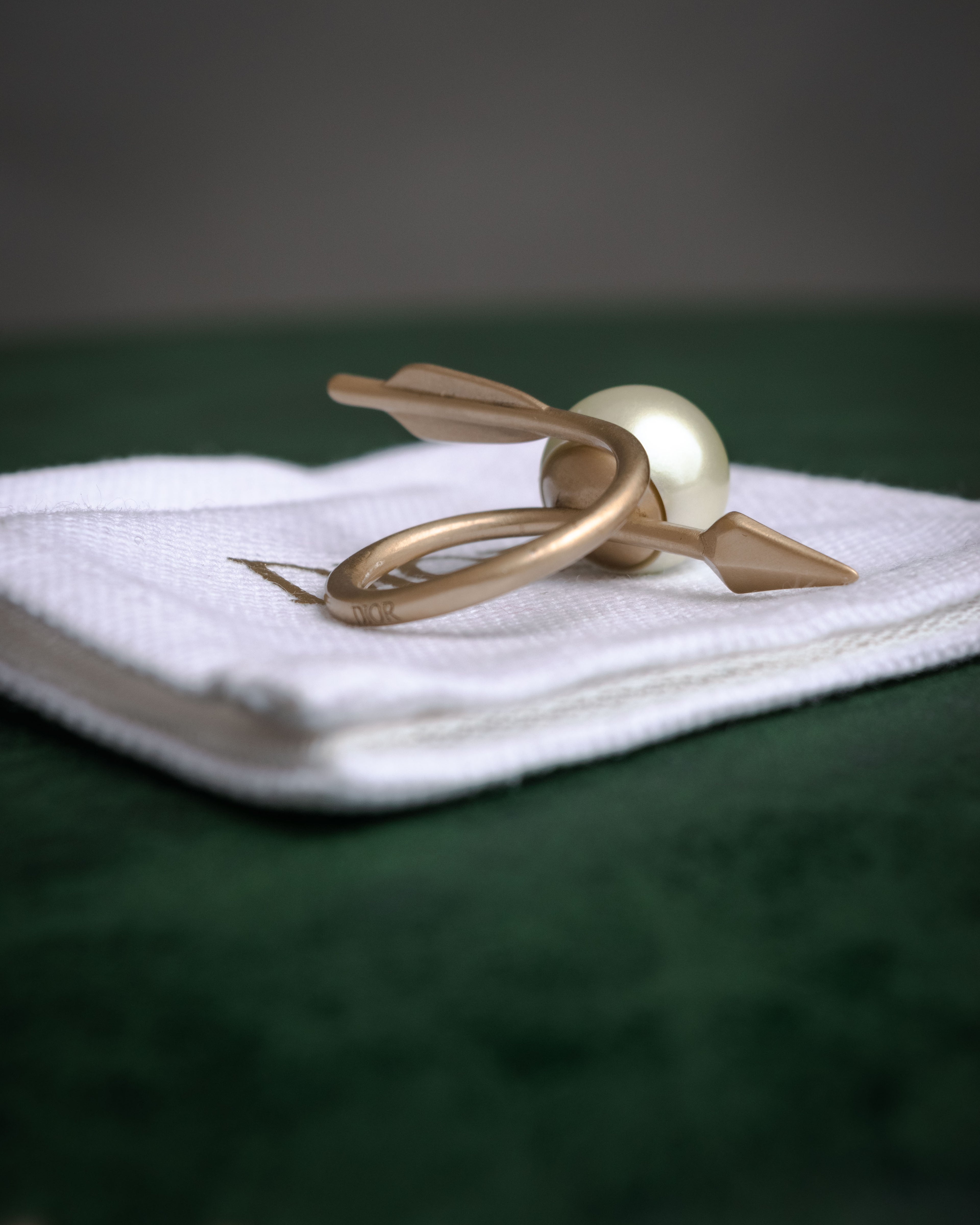 –SPECIAL– “DIOR” 2017-present Arrow pearl CD open ring