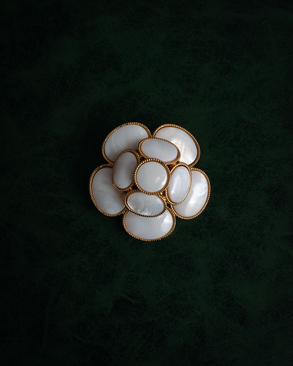 “VETEMENTS” 2017-2021 Archive-referenced mother of pearl flower brooch