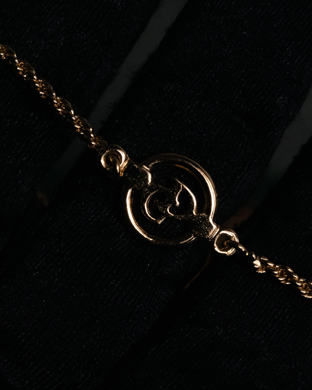“Christian Dior” 90’s CD circle logo chain bracelet