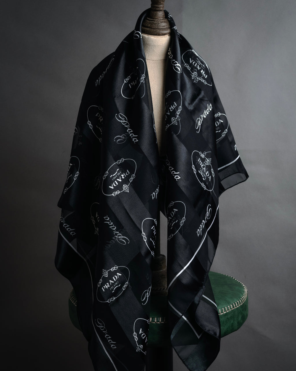 “PRADA” 2000’s Logo large scarf