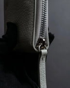 "MAISON MARGIELA" White grain leather round zipper wallet