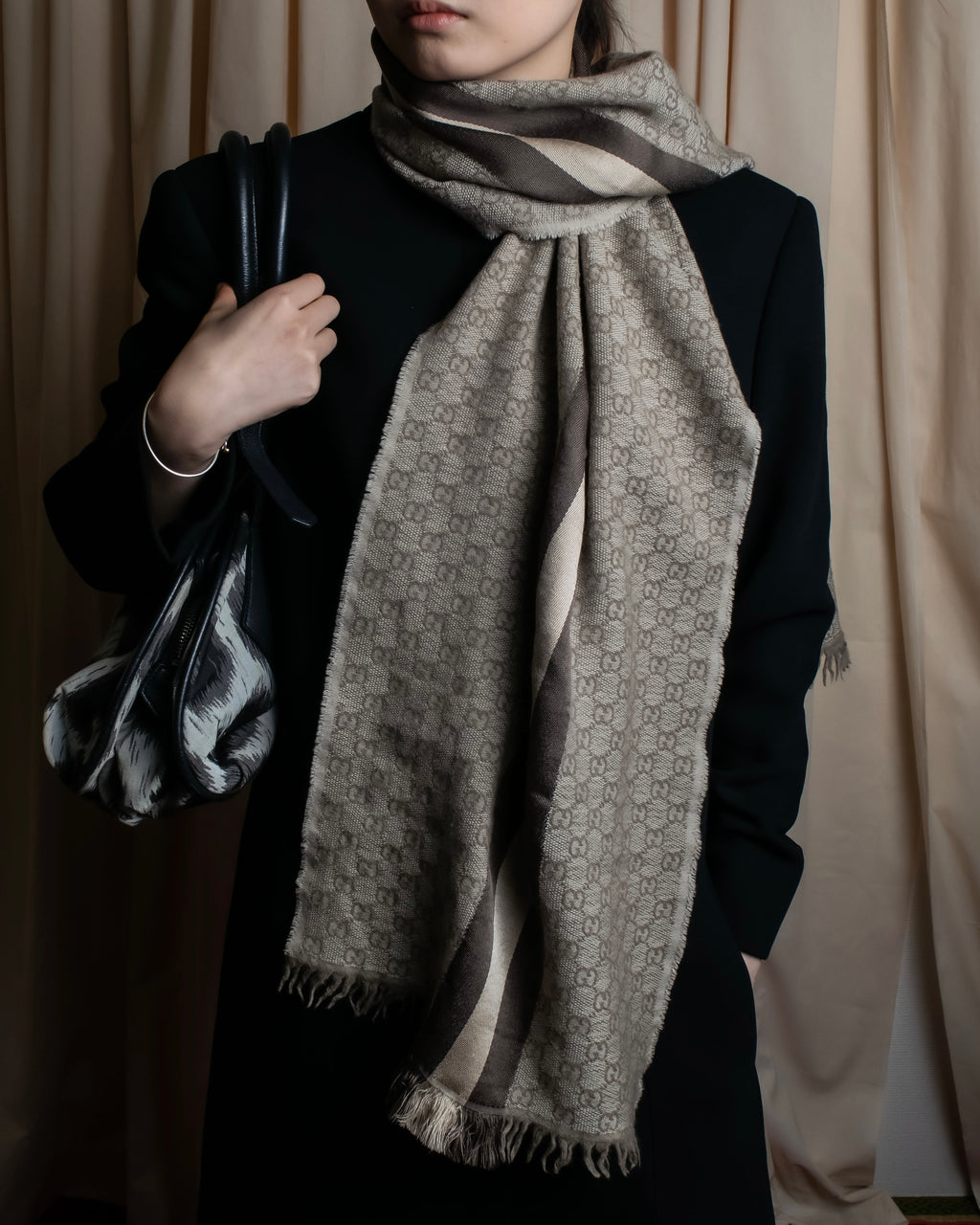 "GUCCI" GG monogram logo pattern fringe design stole