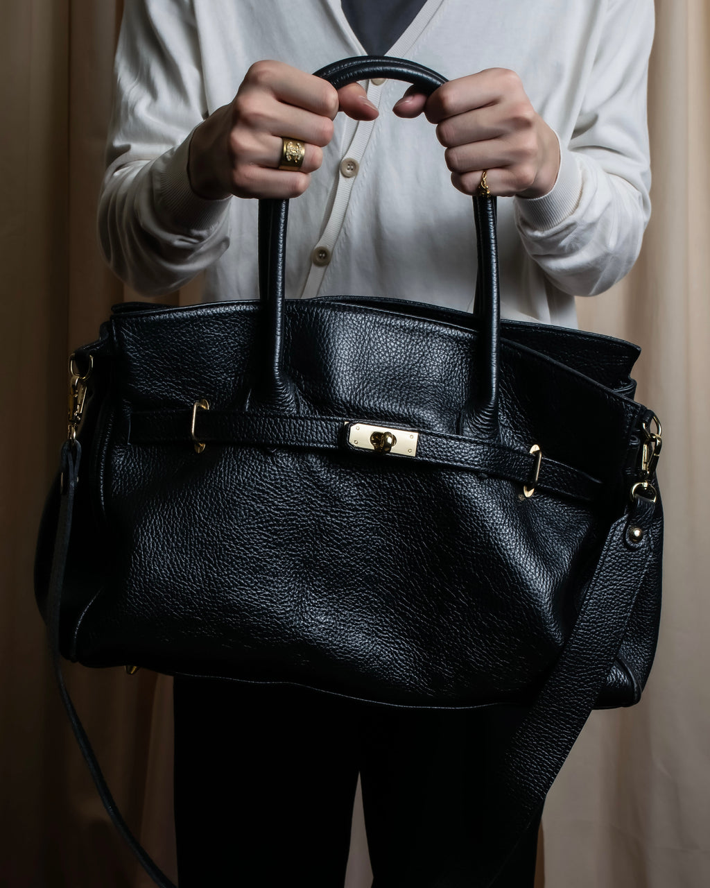 "AULENTTI" Gold closure belt design leather 2-way bag