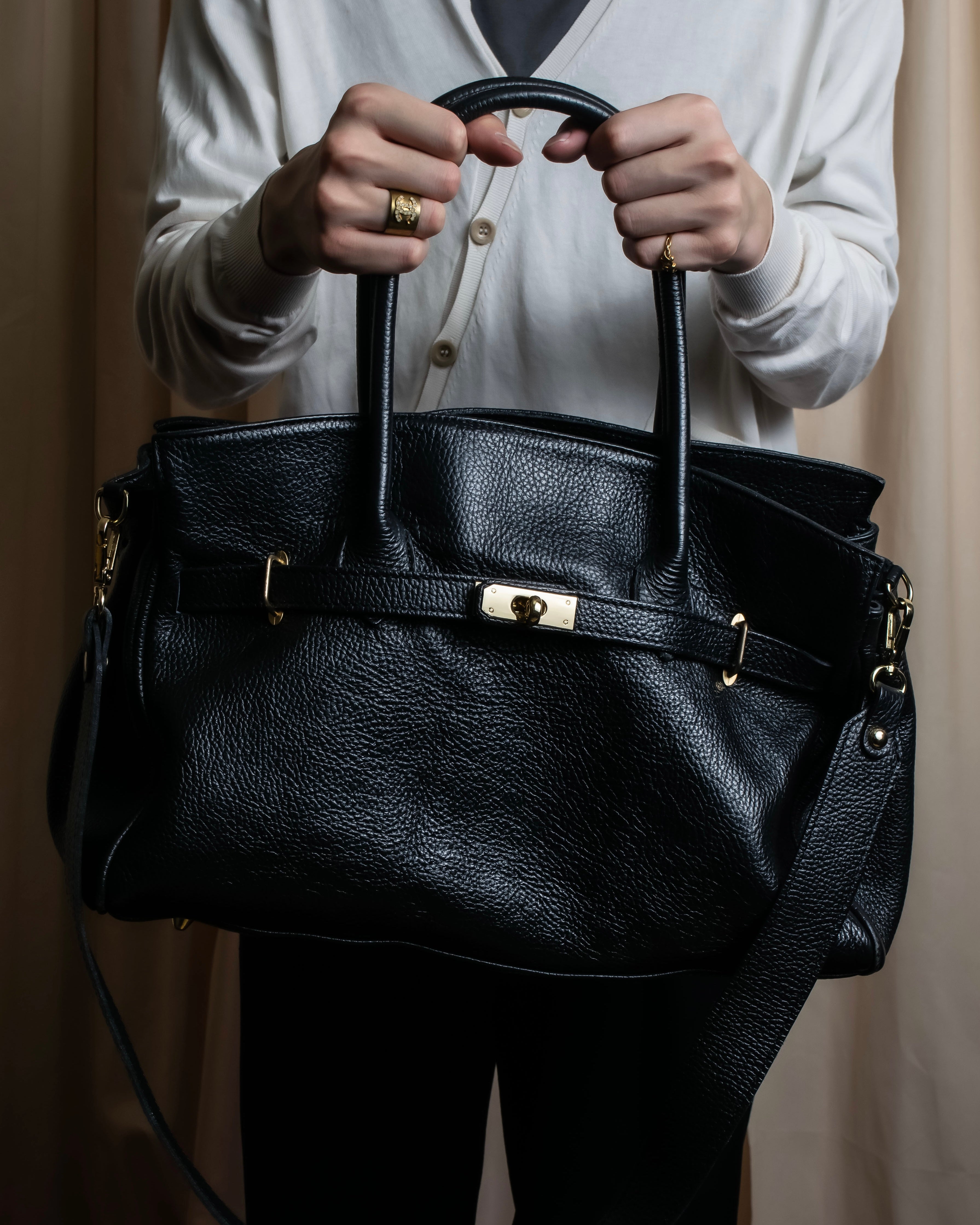 "AULENTTI" Gold closure belt design leather 2-way bag