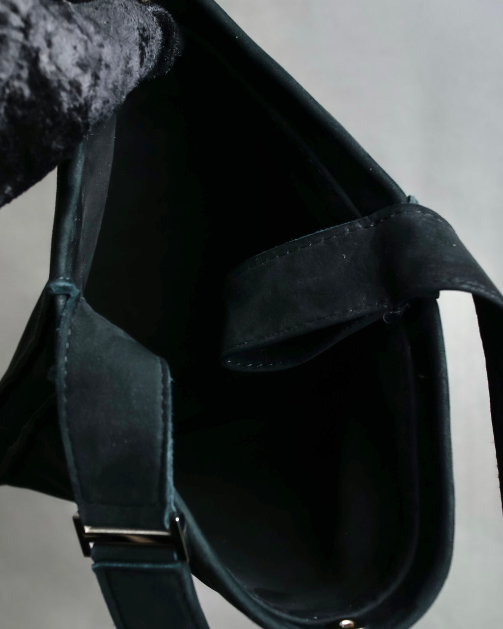 "HERMES" Tout en Douceur black suede panel line shoulder bag