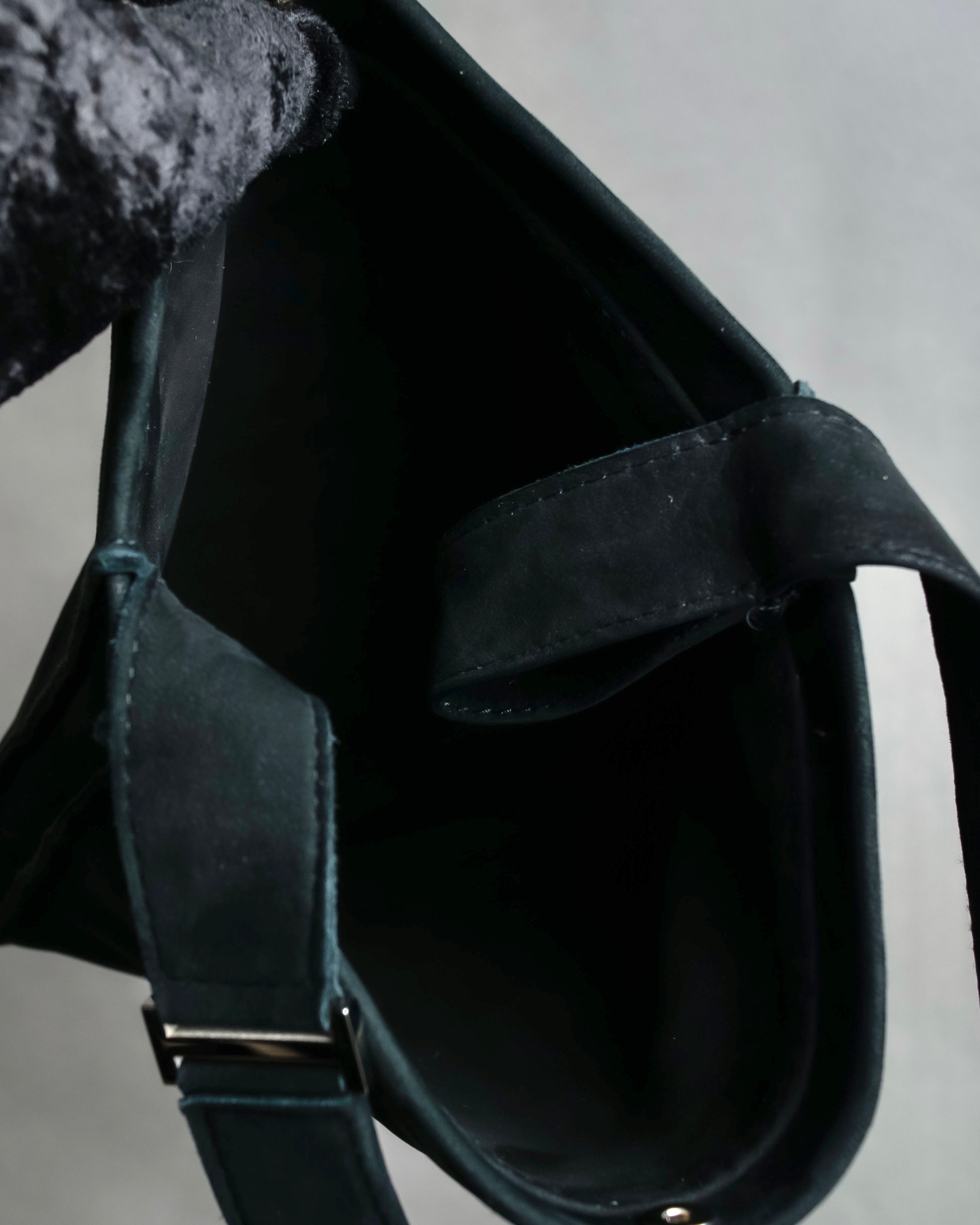 "HERMES" Tout en Douceur black suede panel line shoulder bag