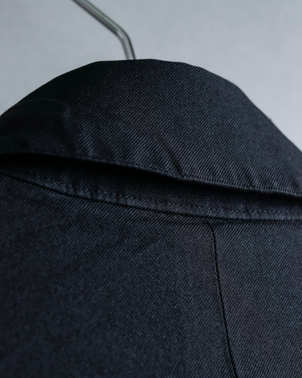 "COMME des GARCONS
COMME des GARCONS" 6 button detail raw edge jacket