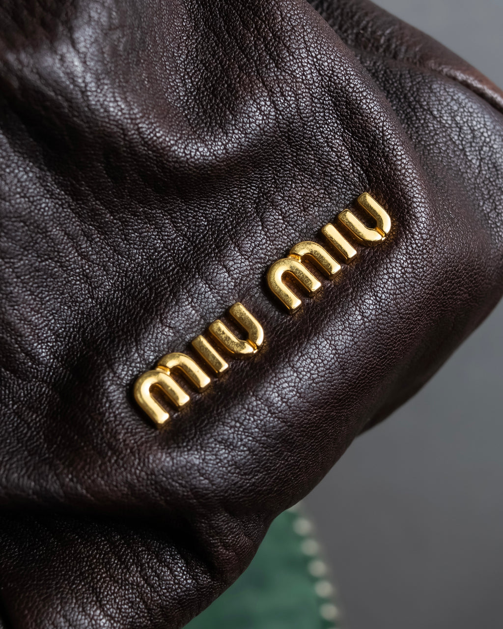 "MIU MIU" Tuck pleat design leather hand bag