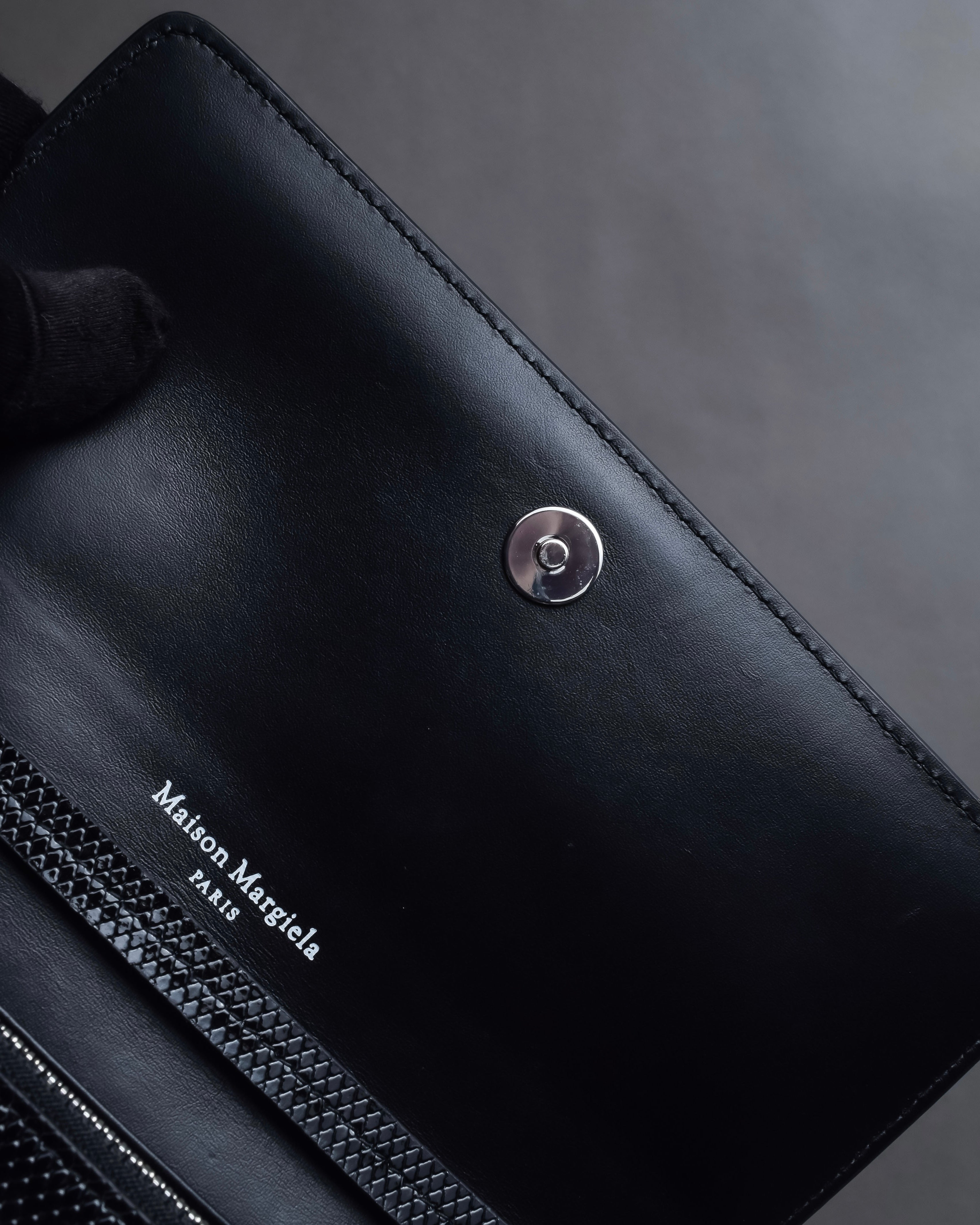 "MAISON MARGIELA" Check pattern gradient design chain shoulder leather wallet bag