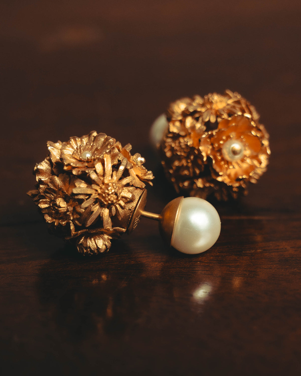 "Christian Dior" 2020's Floral double-sided stud earrings
