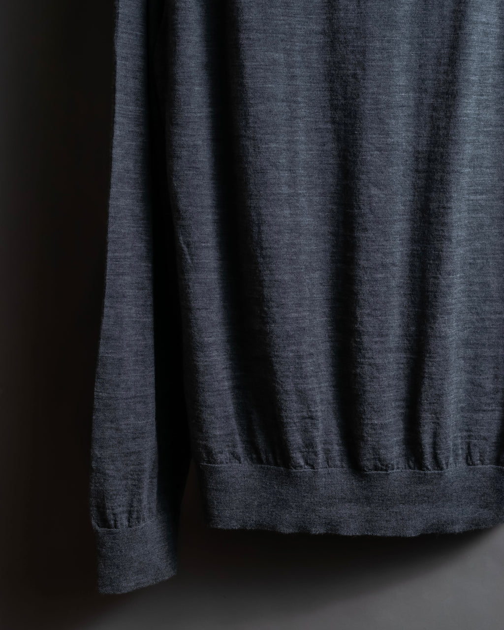 "GUCCI" Embroidered design V neck high gauge knit