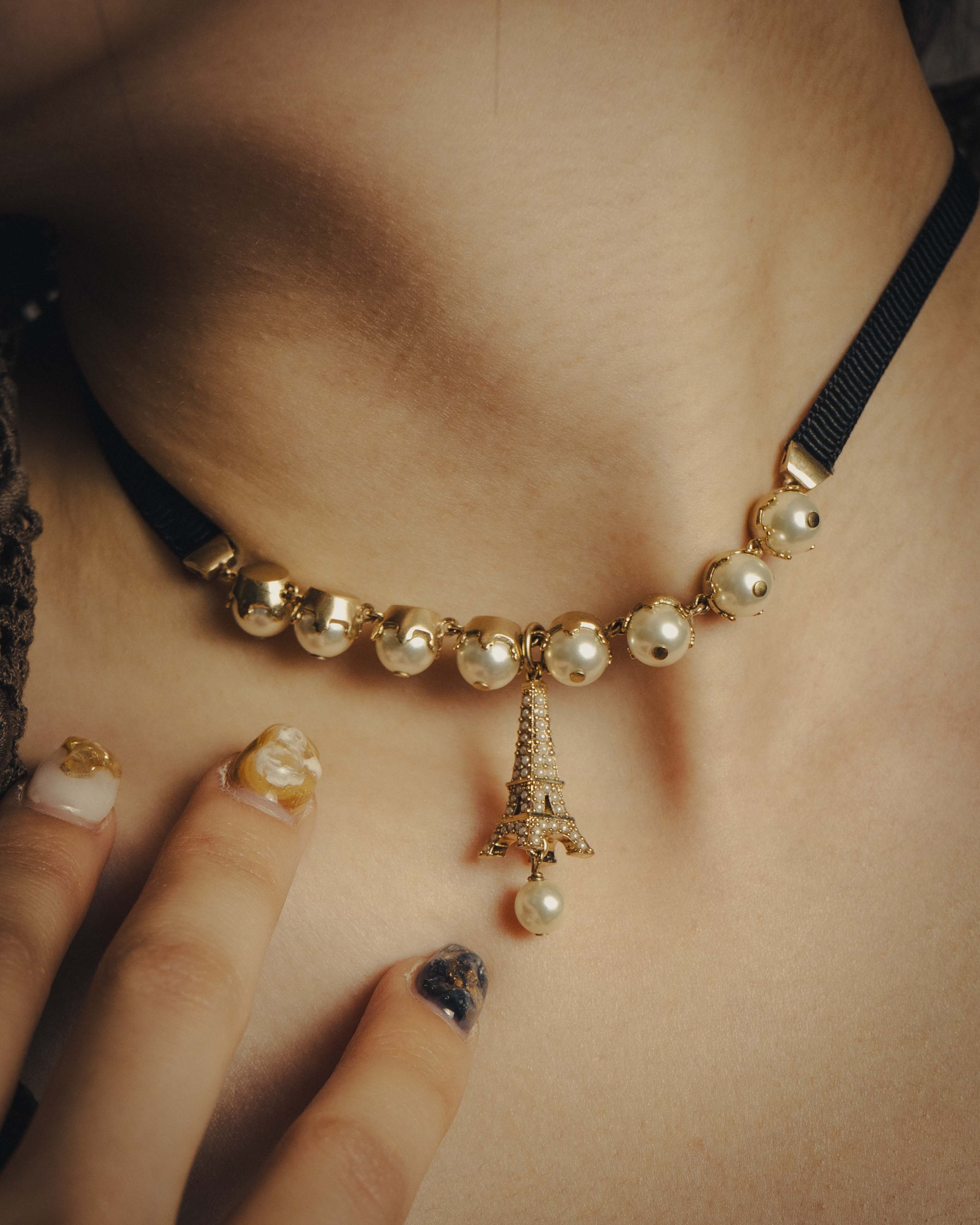 -SPECIAL- “DIOR” 2017-2023 Eiffel tower pearl ribbon choker