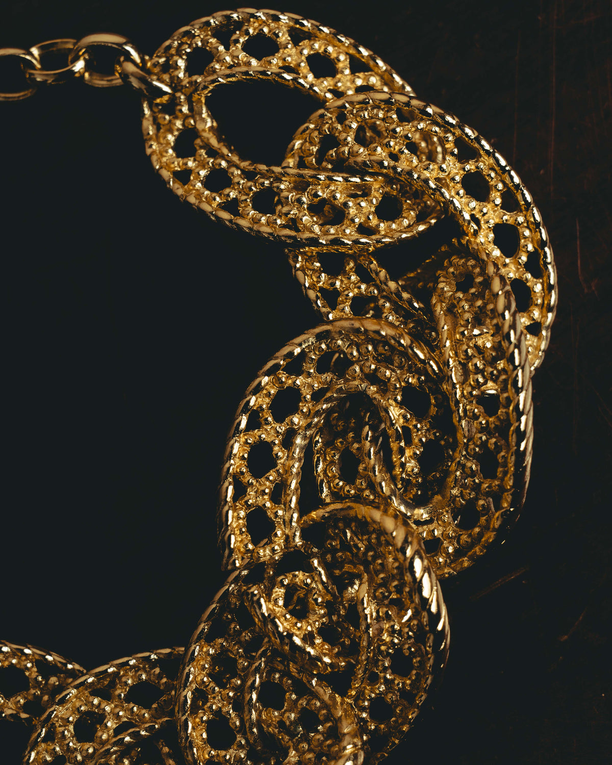 -SPECIAL- “Christian Dior” 70’s-90’s Sculptural openwork gold tone chain bracelet