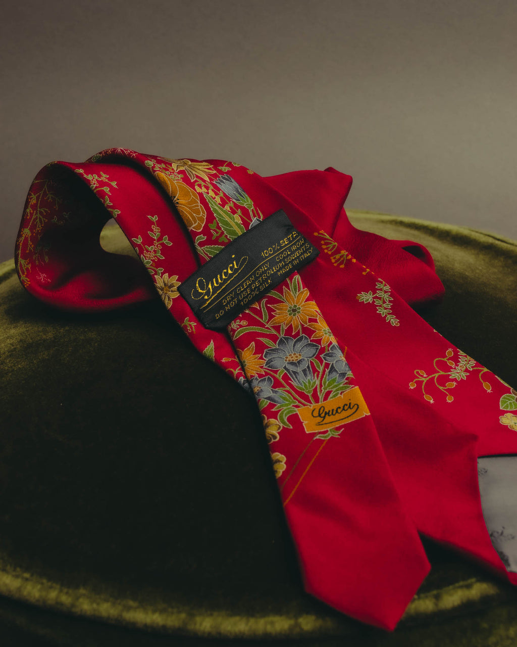 "GUCCI" 70's-80's Floral silk scarf tie