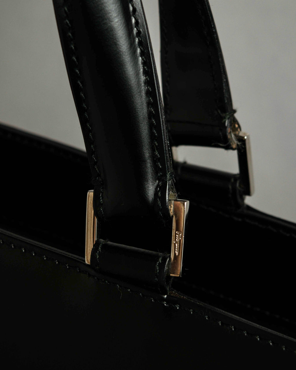 "Salvatore Ferragamo" Gancini motif both sides design leather hand bag