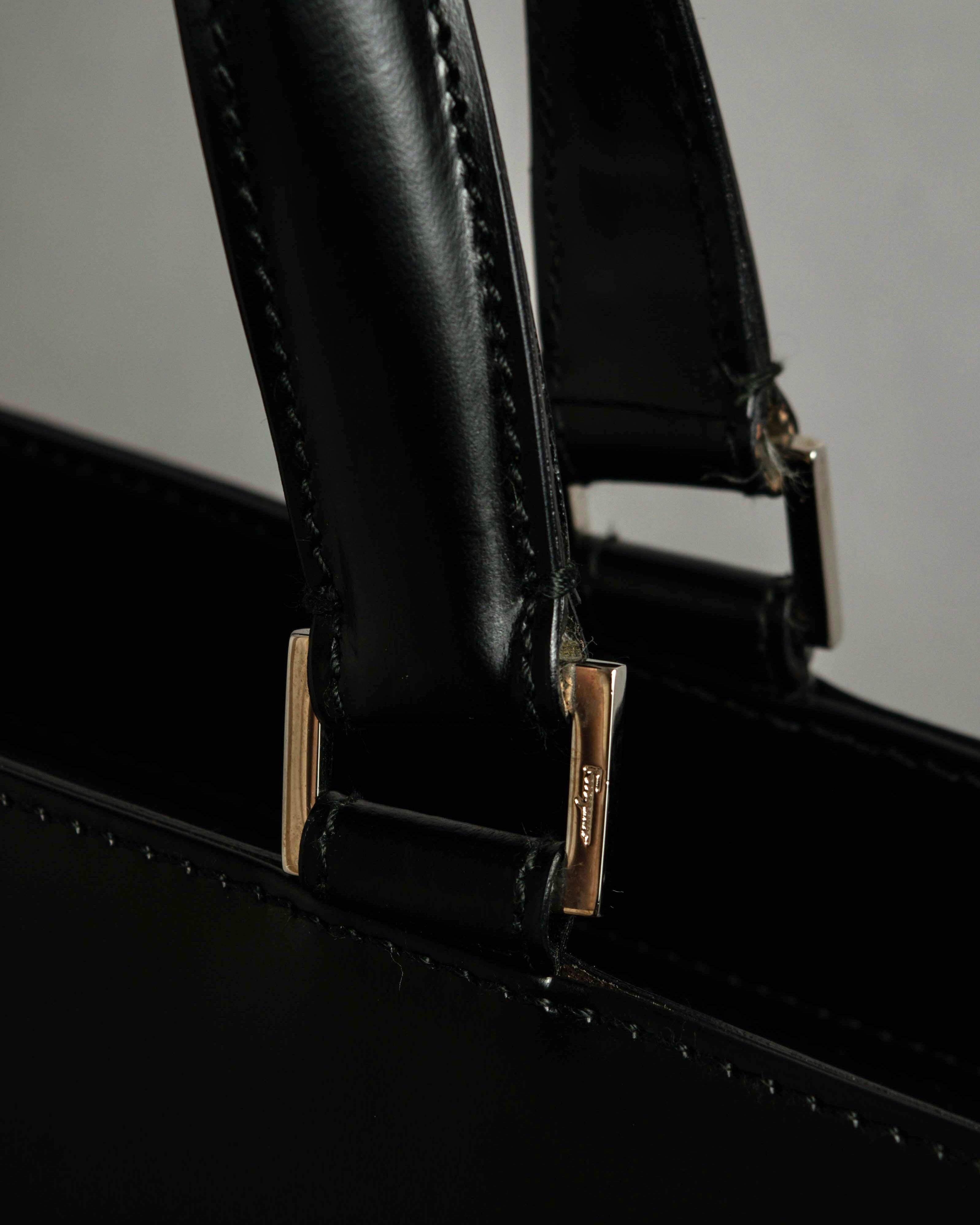 "Salvatore Ferragamo" Gancini motif both sides design leather hand bag