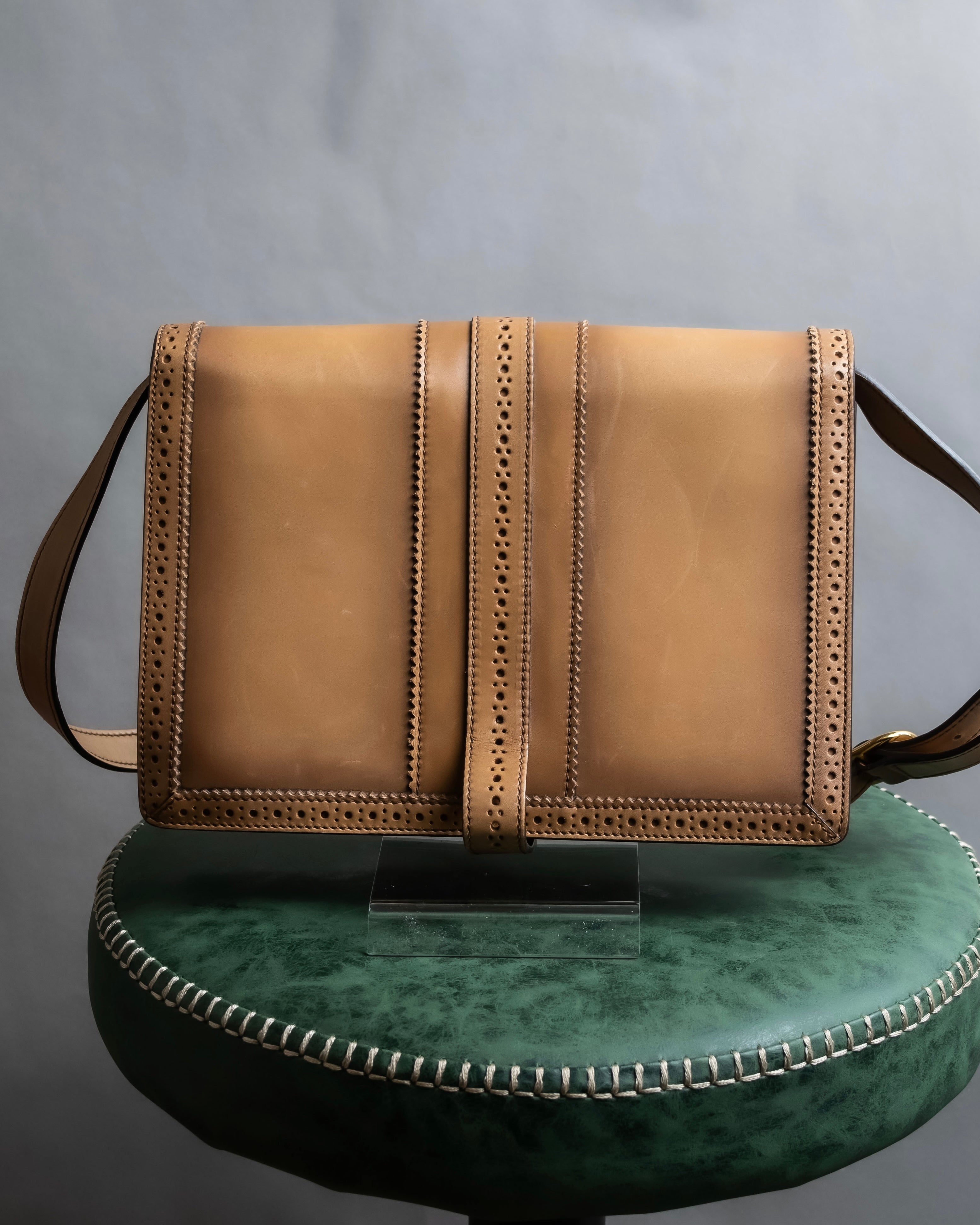 "GUCCI" Duilio brogue brown leather shoulder bag