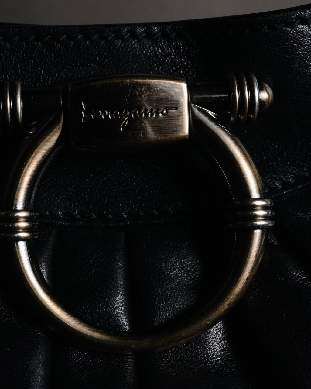 –SPECIAL– "Salvatore Ferragamo"
00’s Gancini ring-gathered nappa 2way bag