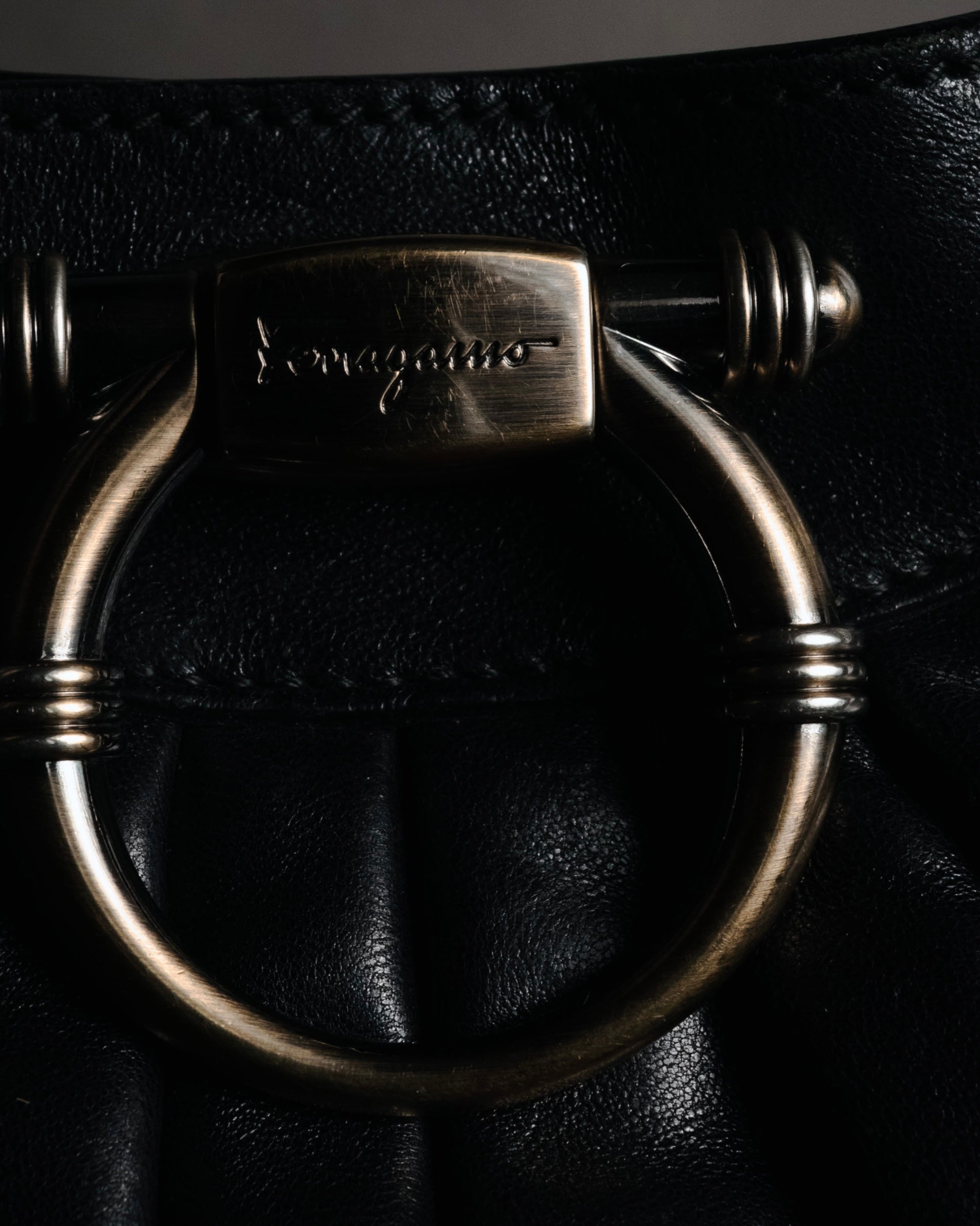 –SPECIAL– "Salvatore Ferragamo"
00’s Gancini ring-gathered nappa 2way bag