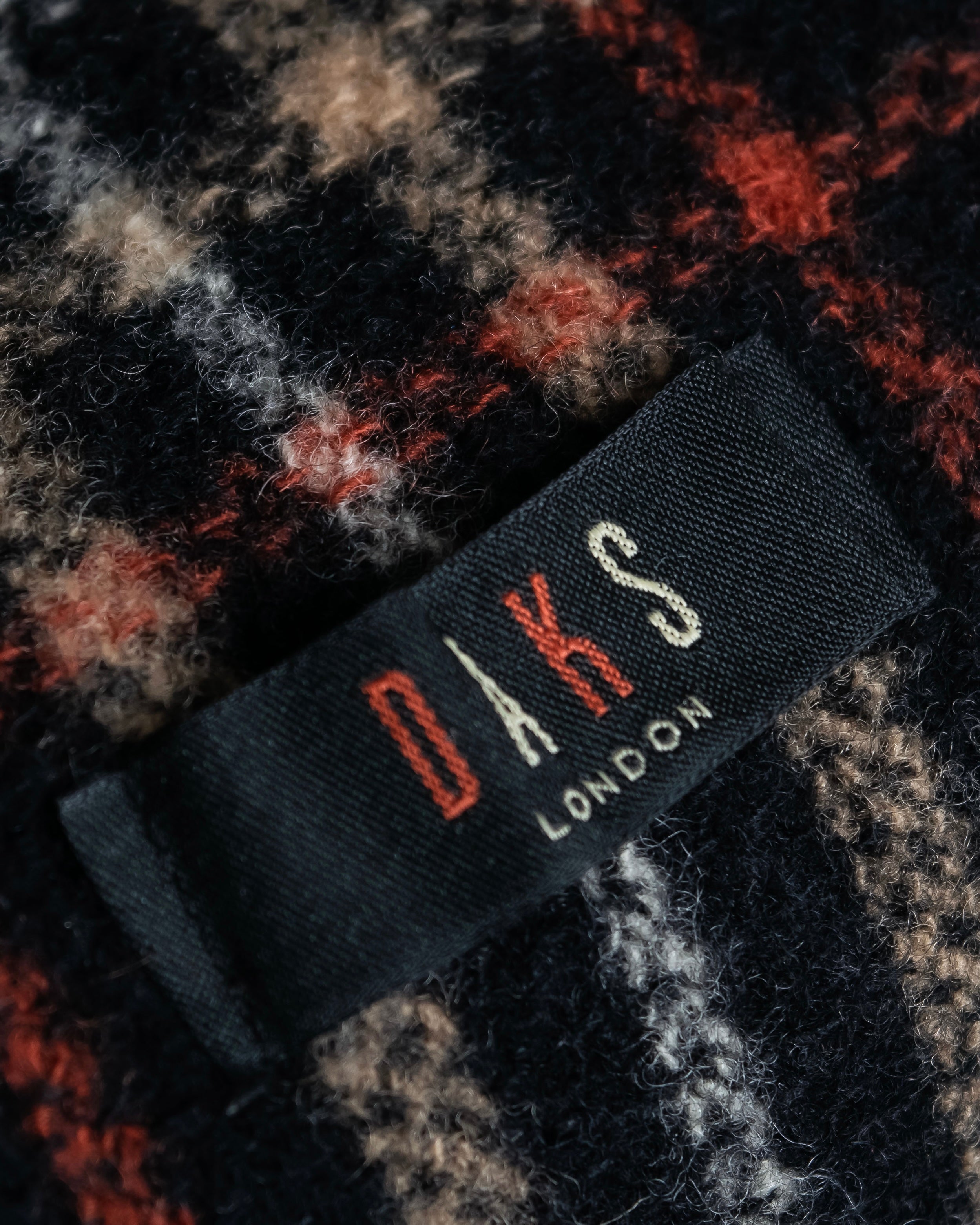 "DAKS" House check pattern fringe design muffler