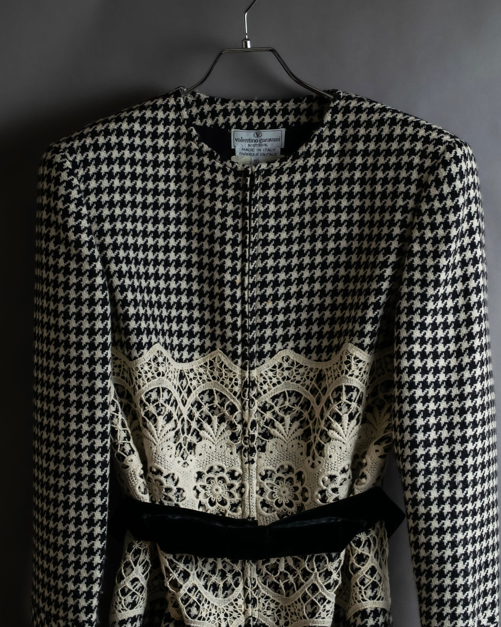 "Valentino Garavani" Houndstooth pattern lace velvet design set up