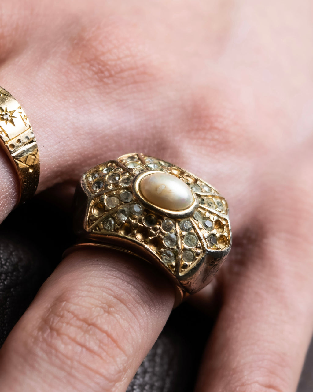 “Dior” Star-shaped pearl gold ring