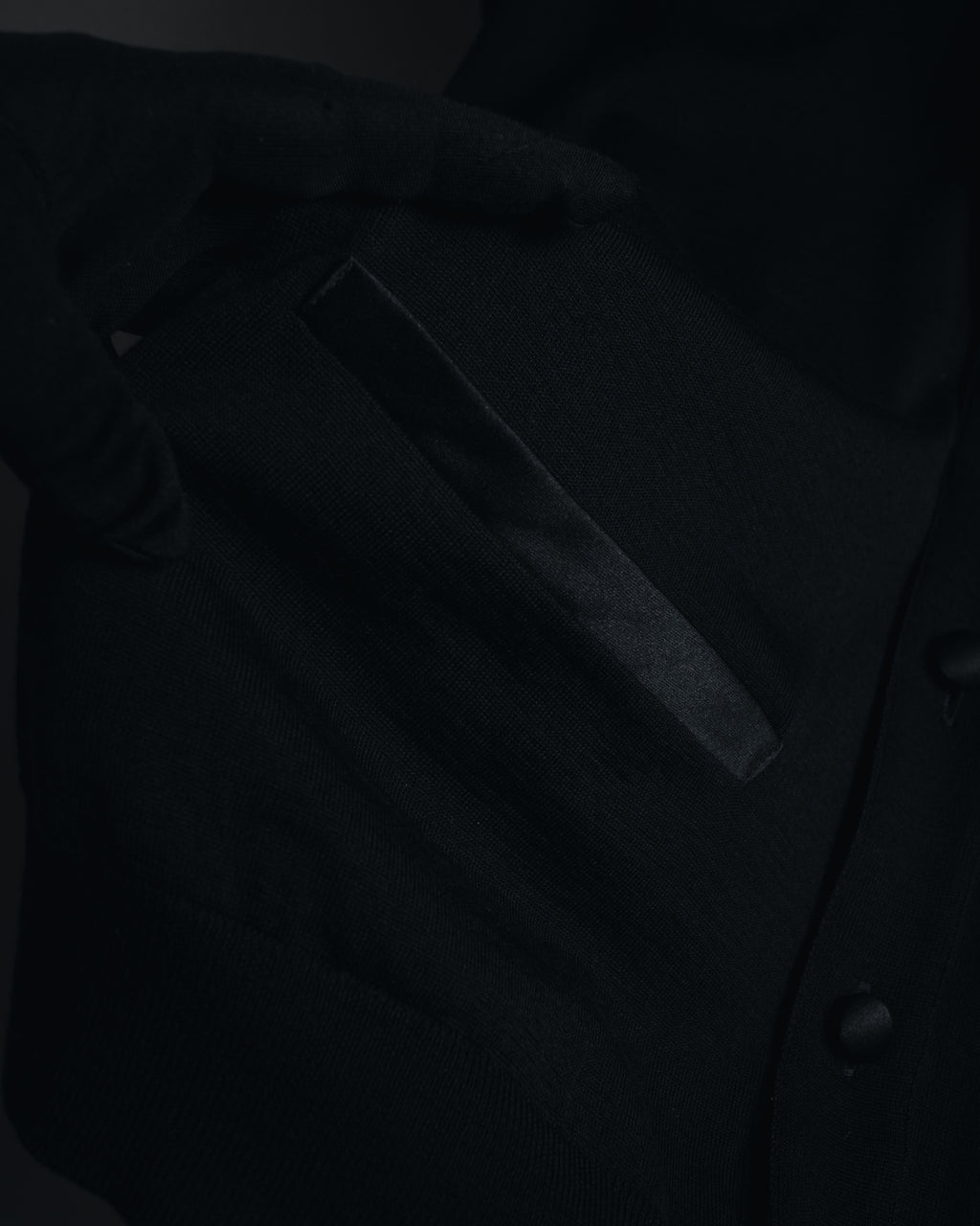 "JIL SANDER" 10’s minimalist satin covered buttons
wool cardigan