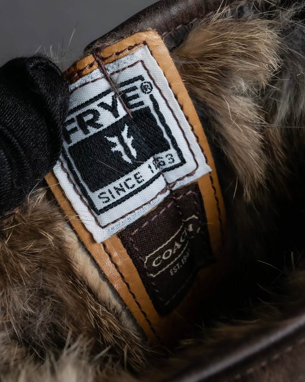 "COACH×FRYE" Brass buckle design shearling lined biker boots