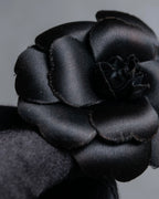 "CHANEL" Black camellia motif brooch