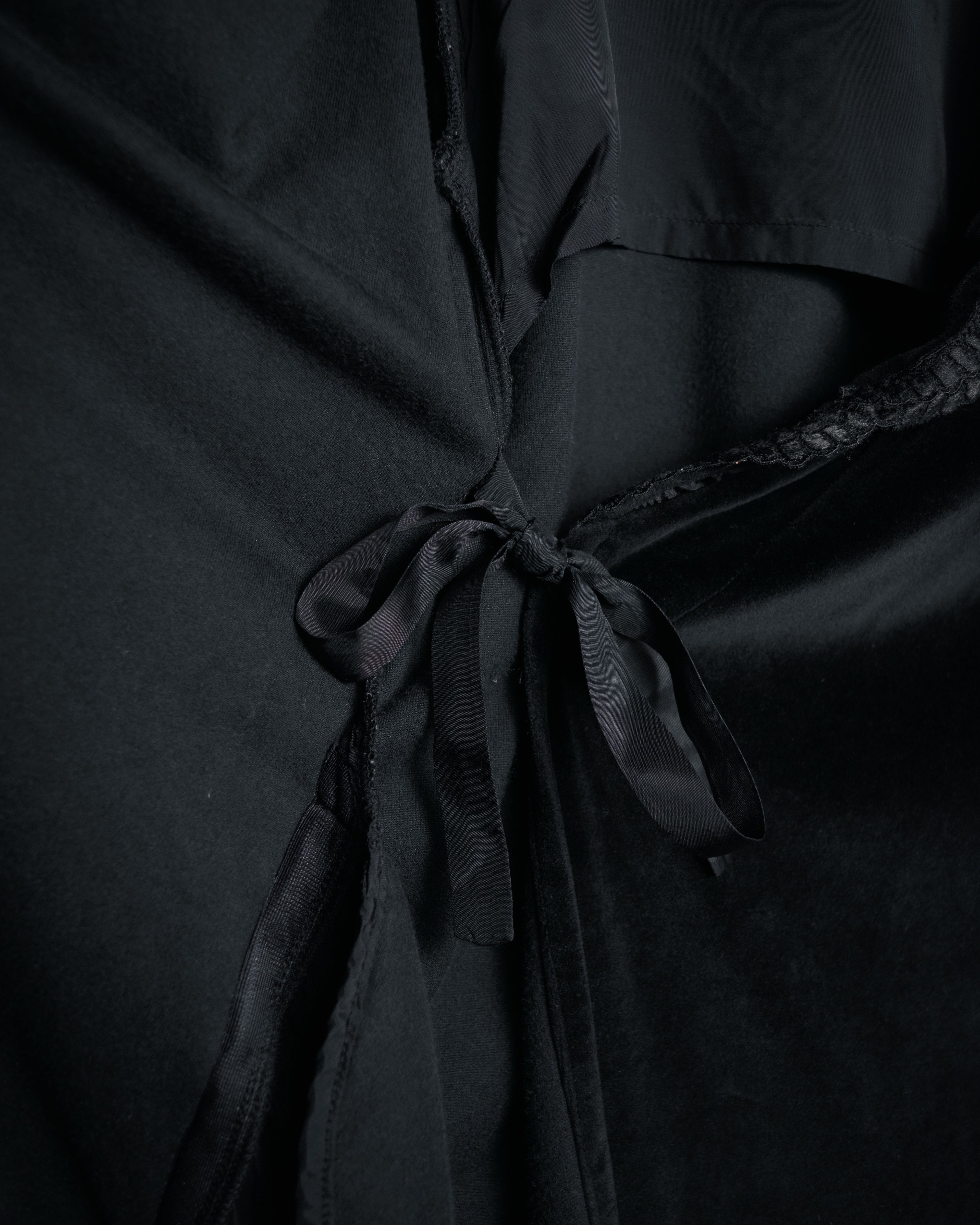 –SPECIAL– “Christian Dior”
80’s-90’s Velour lace trimmed robe coat