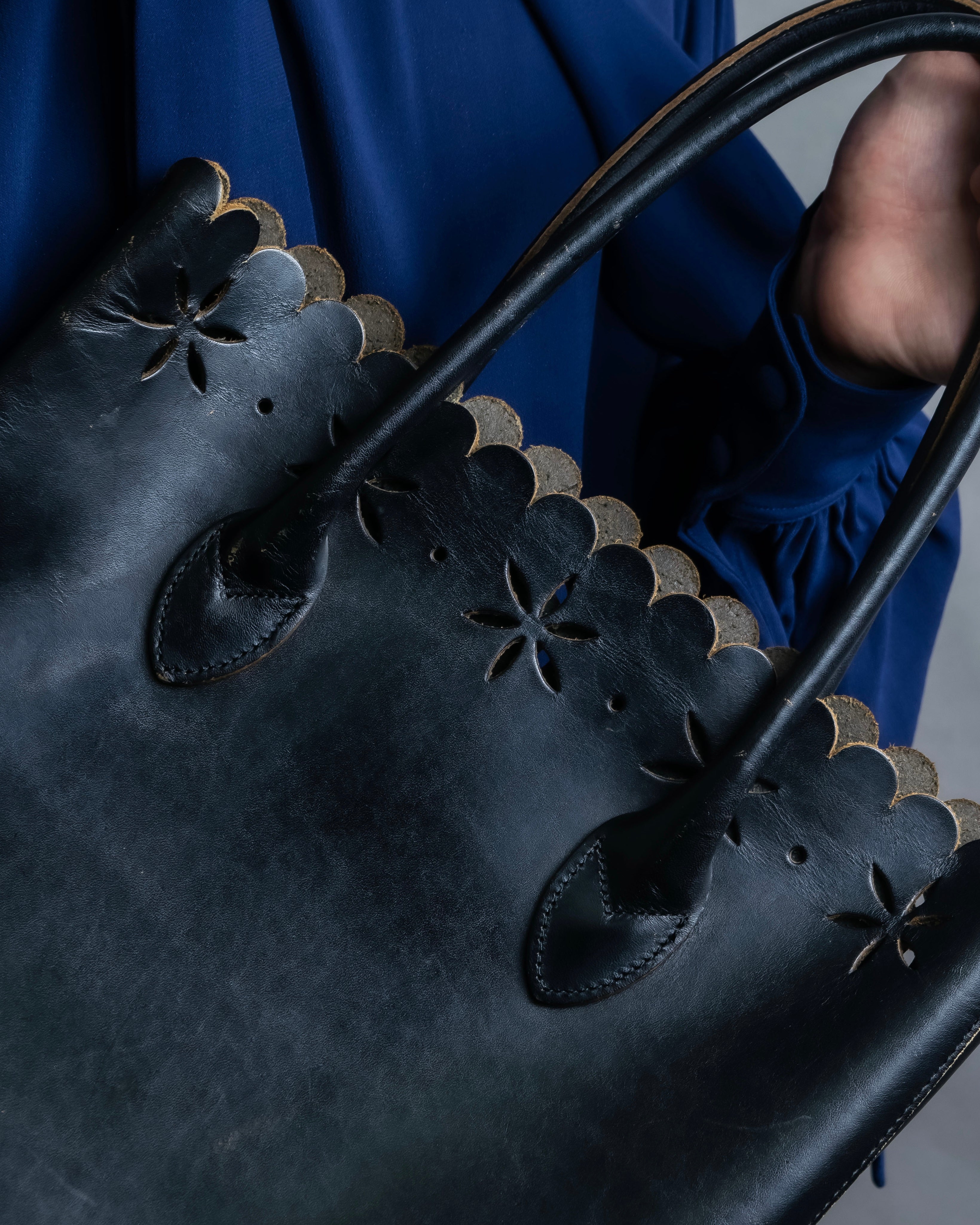 "tricot COMME des GARCONS" Floral pattern punching design tote bag